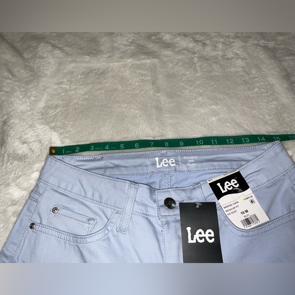 NWT Lee Mid-Rise Blue Dust Regular Fit Capri/Cropped Jeans 10M - Picture 6 of 7